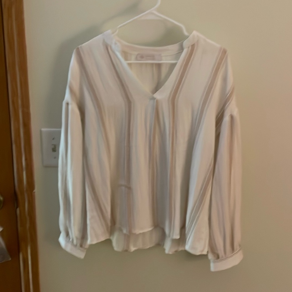 Leela and lavender boutique linen blouse